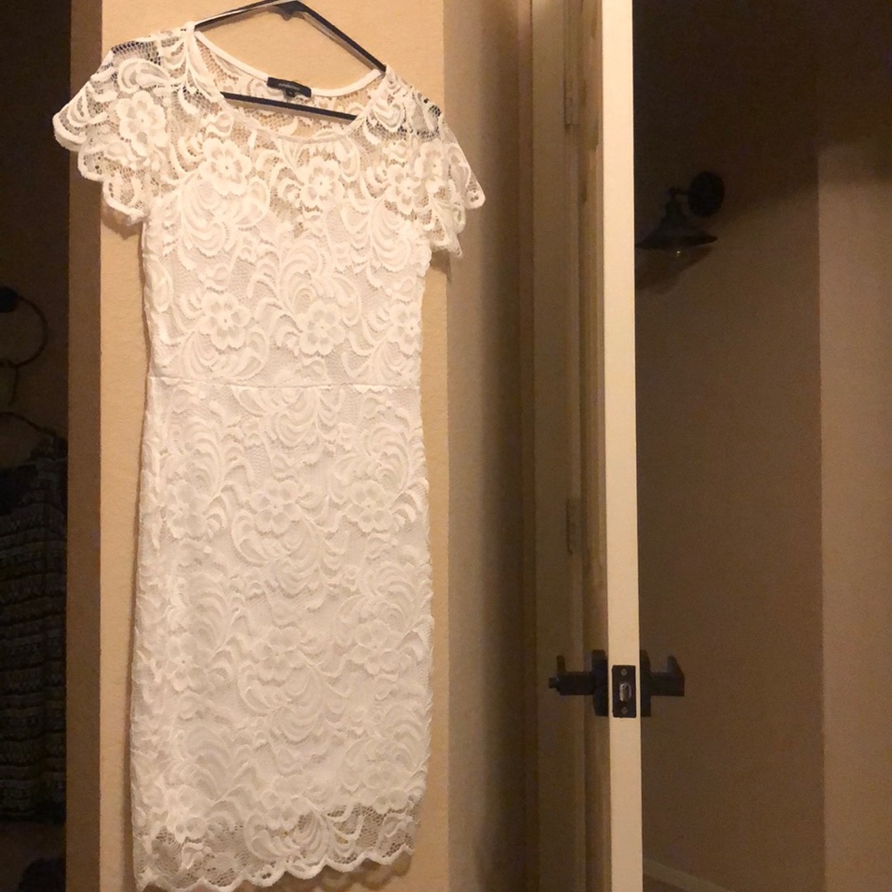 Body hugging dress by ambiance